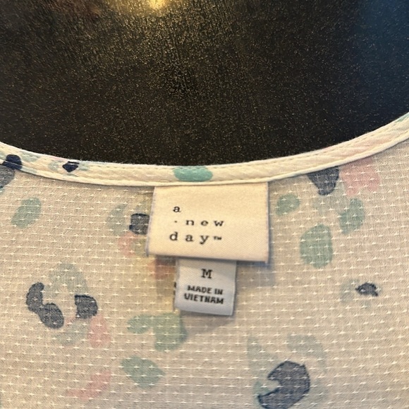 Chic Floral V-Neck Maxi Dress - Picture 13 of 16